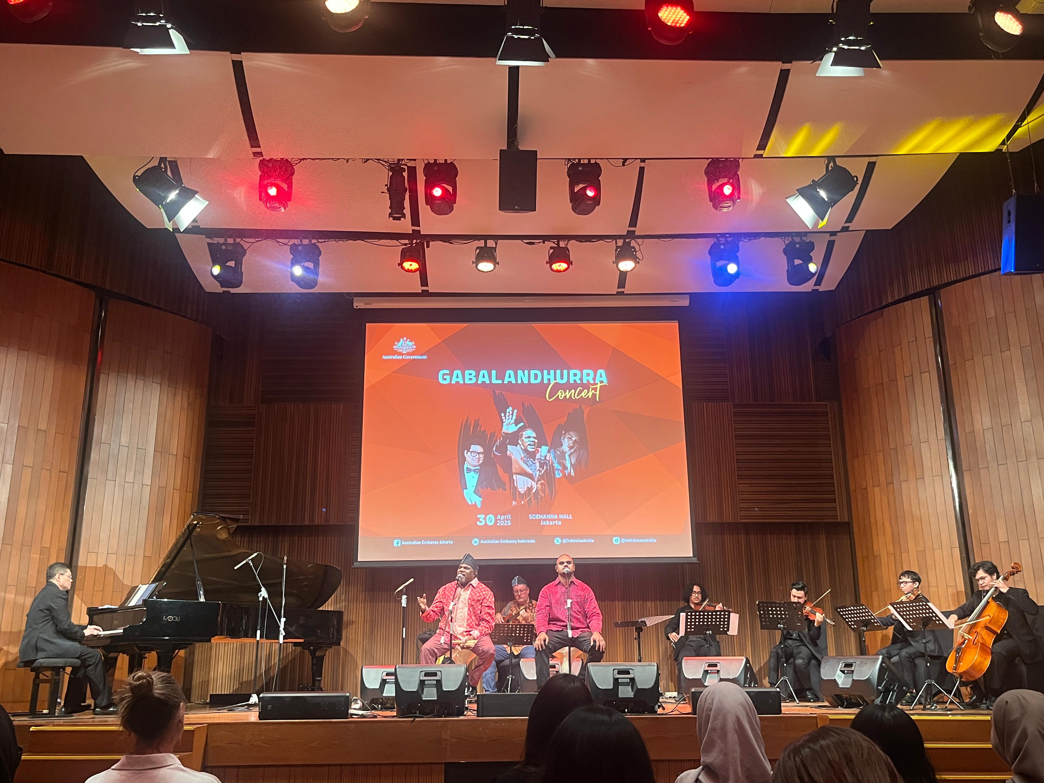 Kolaborasi Dengan Musisi Tradisional Australia, Ananda Sukarlan Dan Mariska Setiawan hipnotis Ratusan Penonton Jakarta 
