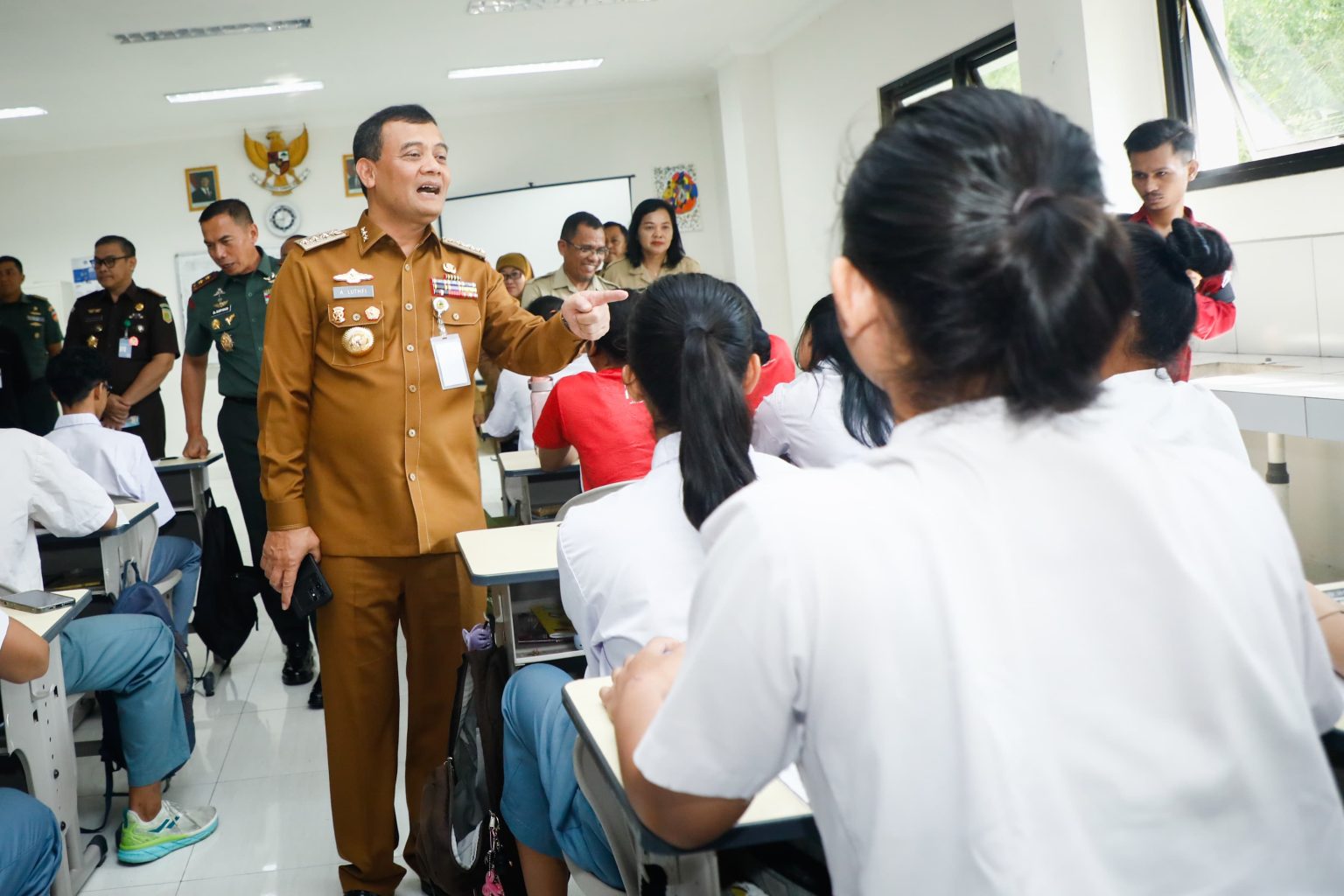 Gubernur Minta Sekolah Masifkan Kegiatan OSIS dan Ekstrakurikuler