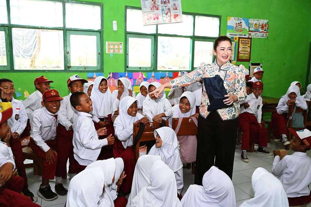 Nafa Urbach & Program MBG