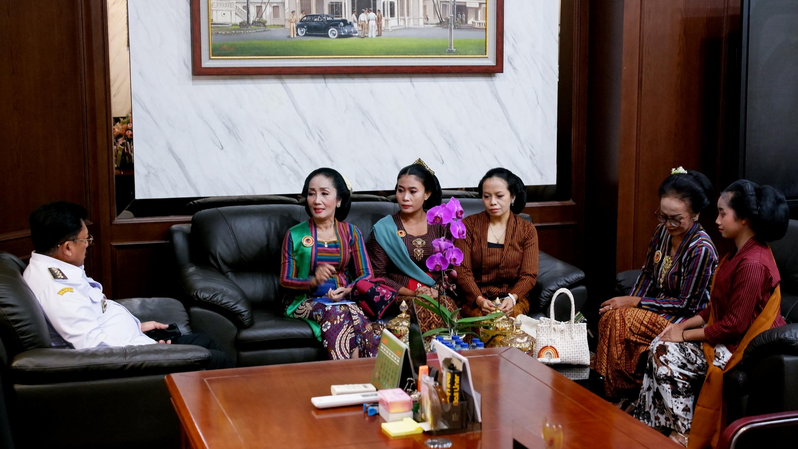 Ini Nilai Filosofif Sanggul bagi Kaum Perempuan