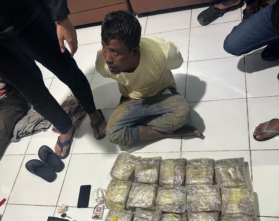 Bareskrim Ringkus Kurir 45 Bungkus Sabu, Mantan Caleg Jadi Buron