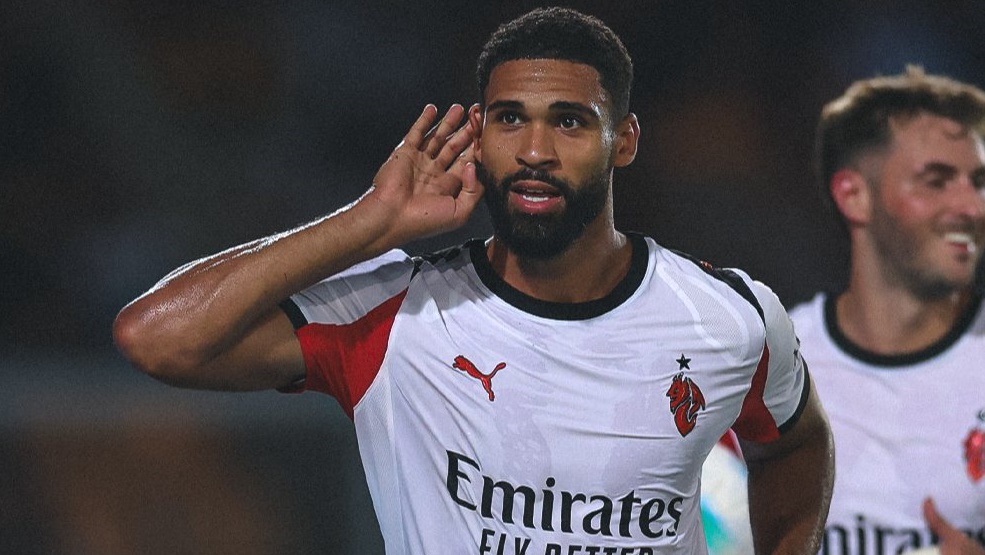 Serie A: AC Milan Bungkam Lecce 2-1