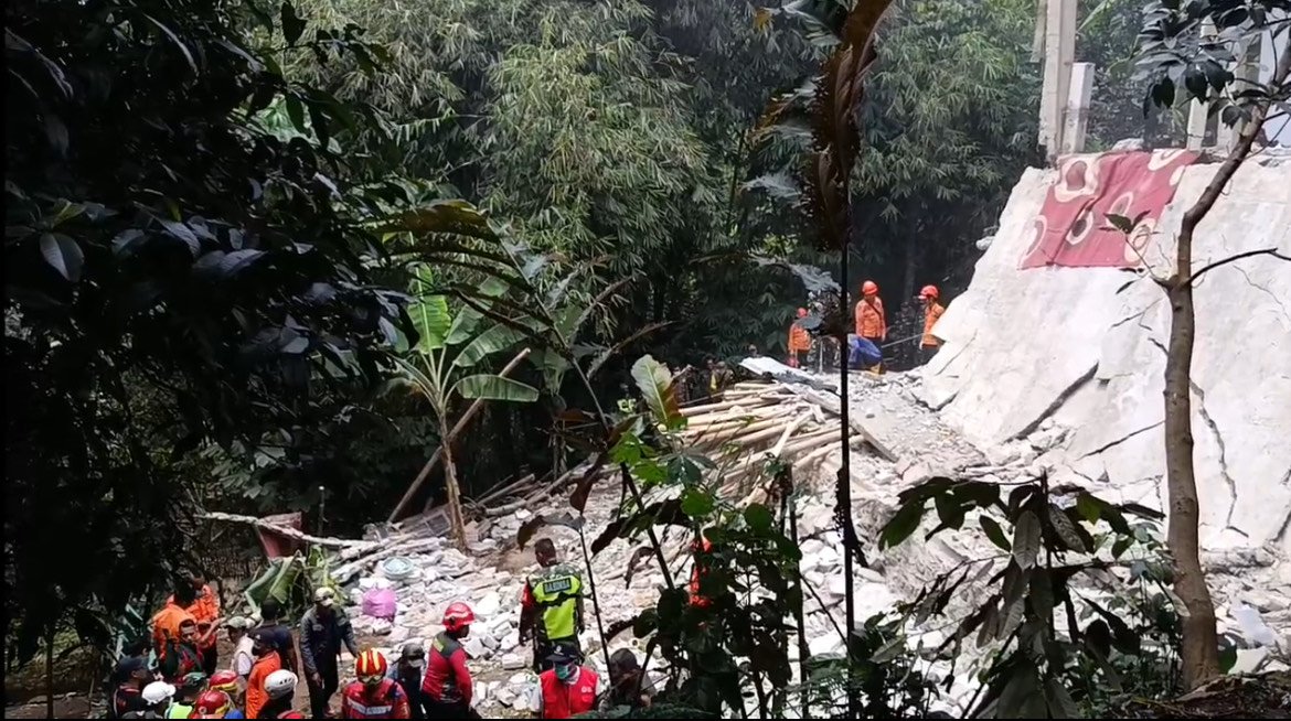 Bangunan Majelis Taklim Roboh, Telan 3 Korban Jiwa