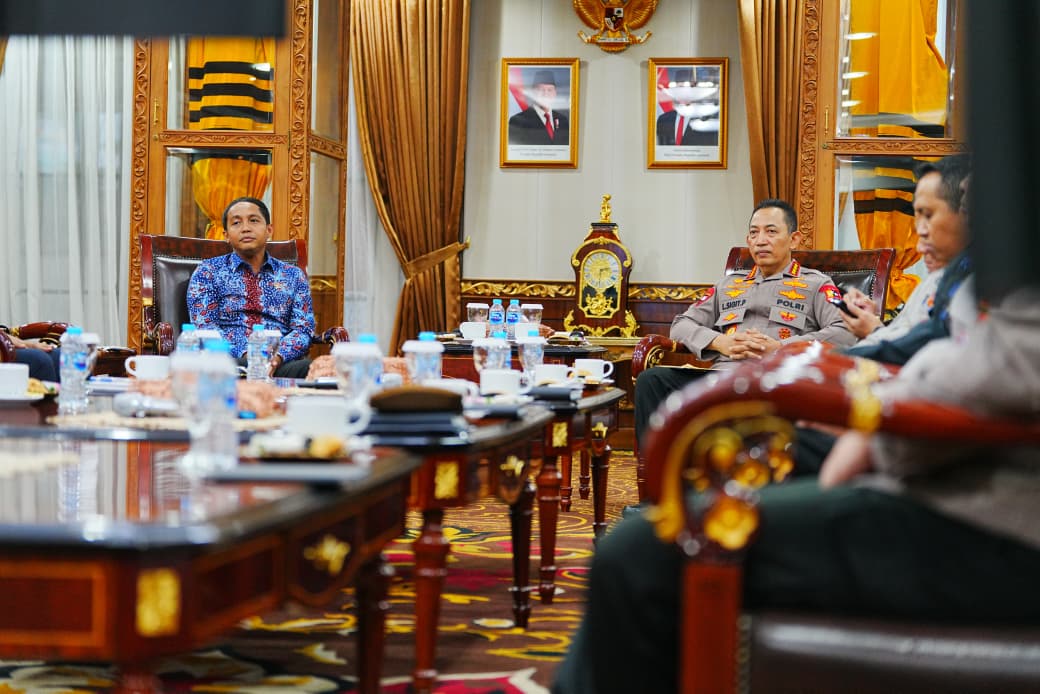 Kapolri-Menhut Perkuat Koordinasi Penanganan Karhutla