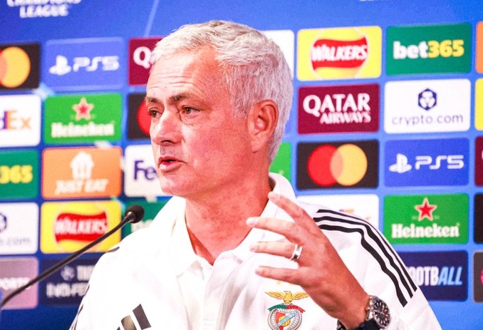 Jose Mourinho Pulang dari Markas Chelsea dengan Kekalahan