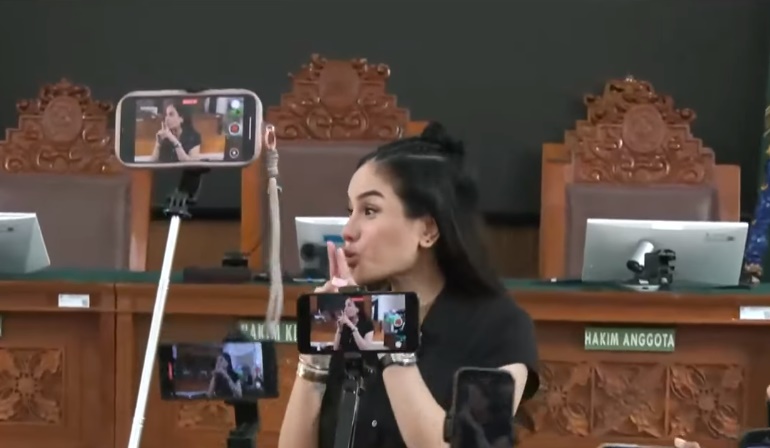 Nikita Mirzani Divonis 4 Tahun Penjara 