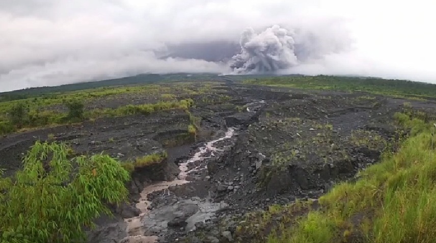 Aktivitas Pendakian Gunung Semeru Tutup Total