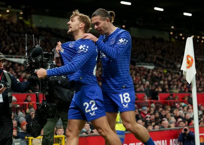 Manchester United Dipermalukan 10 Pemain Everton