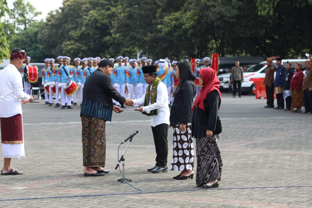 DPR Ingatkan Perlindungan Profesi dan Kesejahteraan Guru