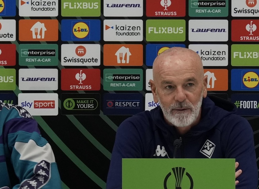 Fiorentina Pecat Pelatih Stefano Pioli