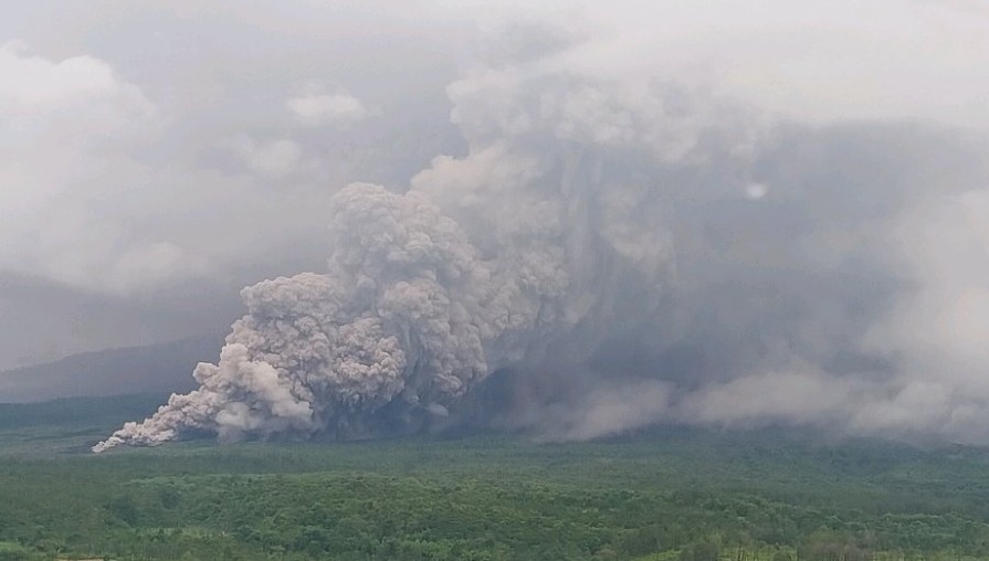 Gunung Semeru Berstatus Awas, Aktivitas Vulkanik Meningkat