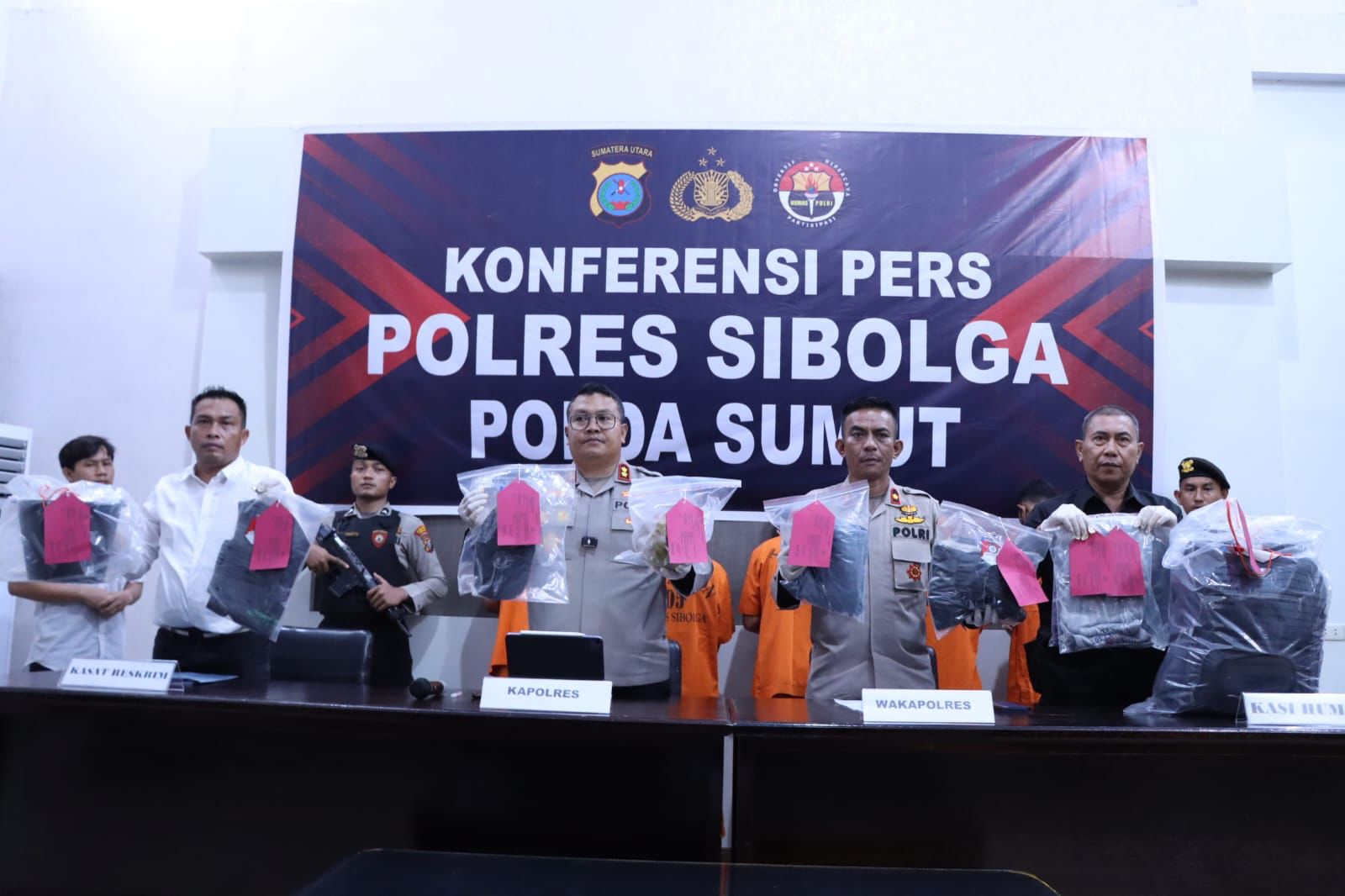 Polisi Tangkap Lima Tersangka Kasus Pembunuhan Di Masjid Agung