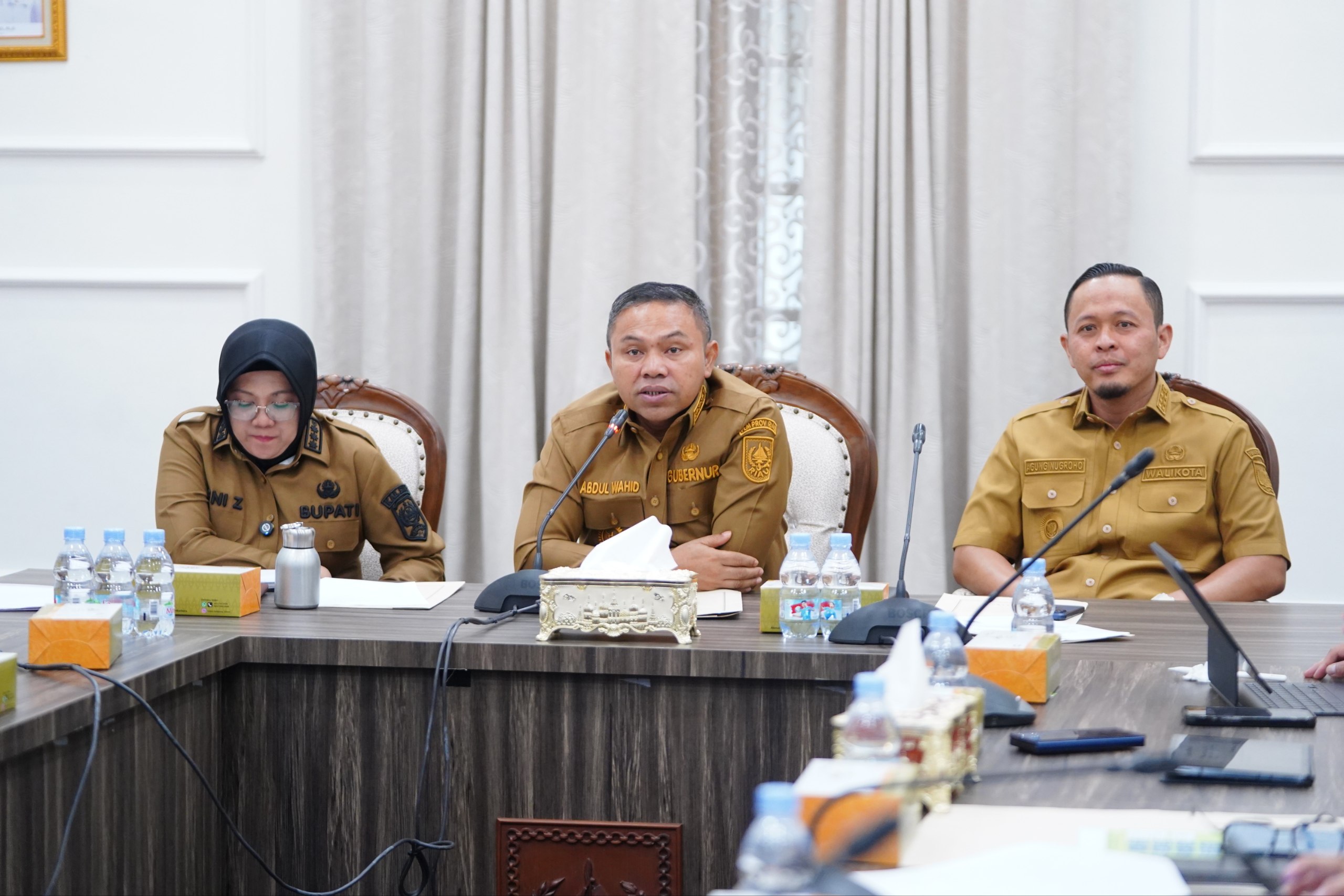 KPK Gelar OTT Gubernur Riau Abdul Wahid