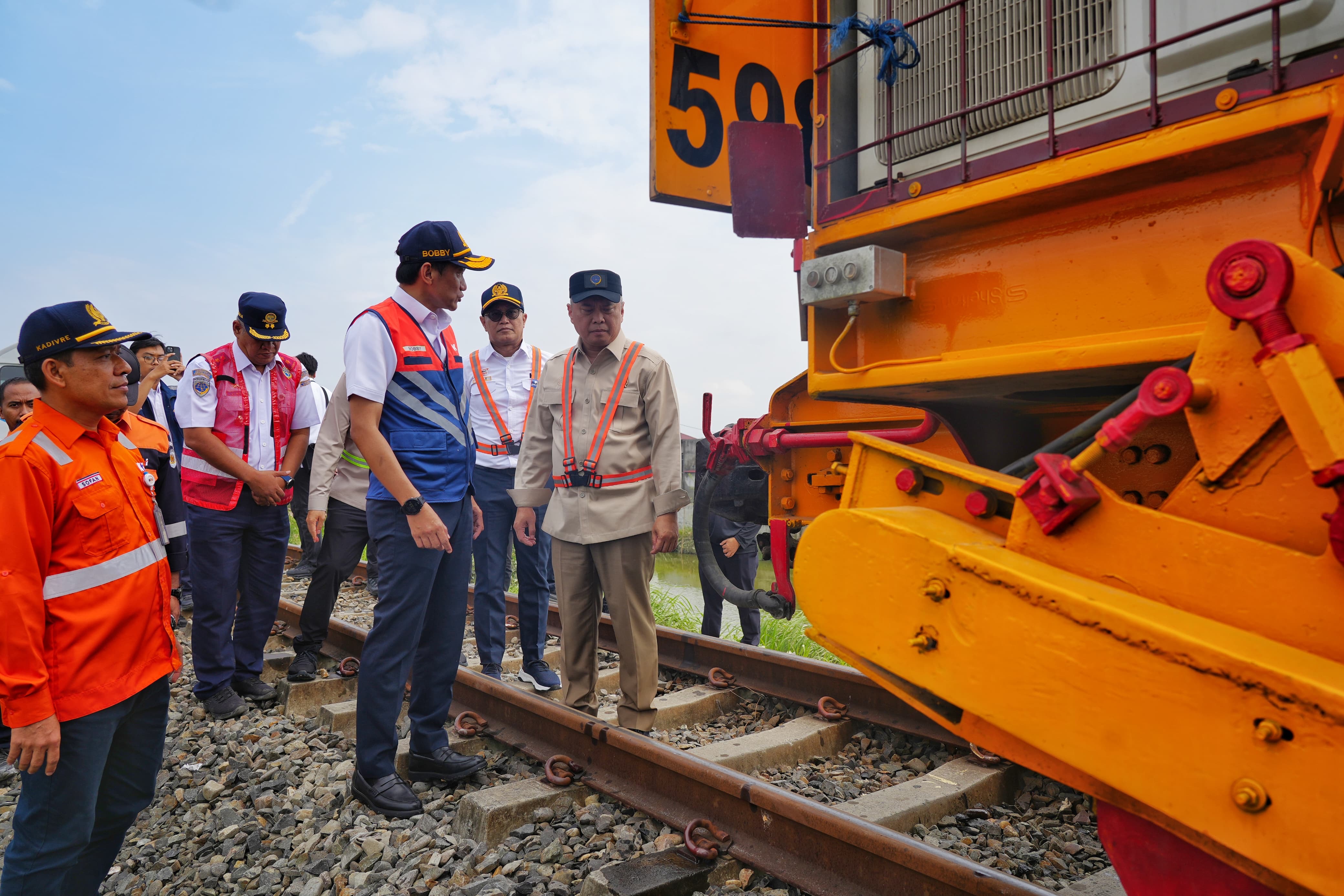 Kebut Perbaikan Simpul Transportasi