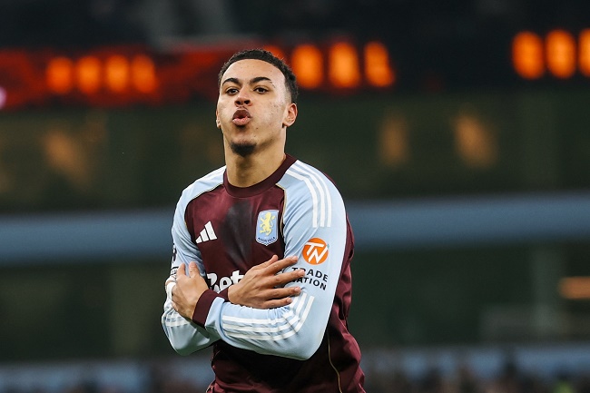 Aston Villa Samai Rekor 111 Tahun Silam, Bekuk Manchester United 2-1