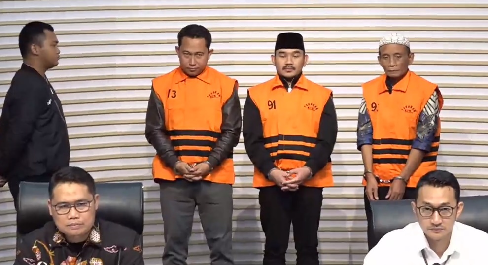 KPK Tetapkan Bupati Bekasi dan Ayahnya Jadi Tersangka 