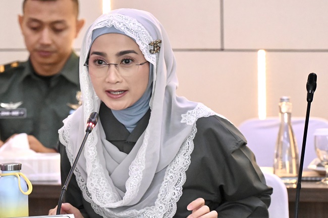 Desy Ratnasari & Penerbang Perempuan