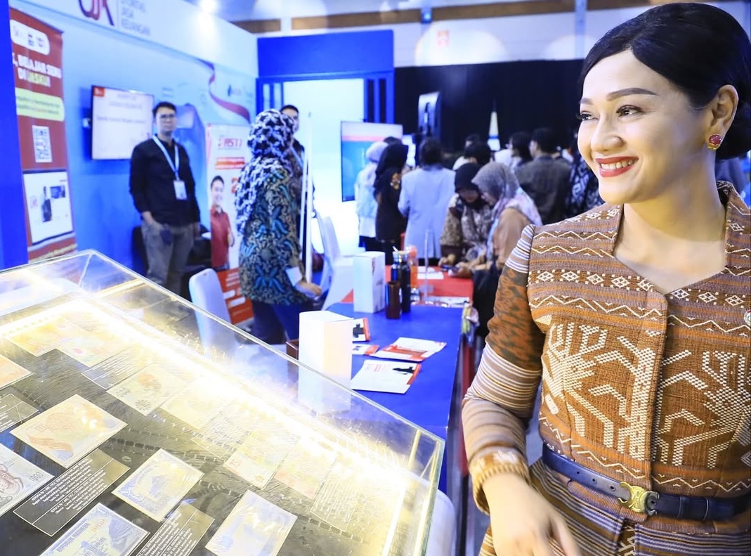 Friderica Widyasari Dewi Pimpin OJK