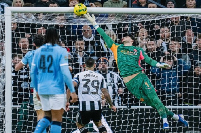 Manchester City Bekuk Newcastle 0-2