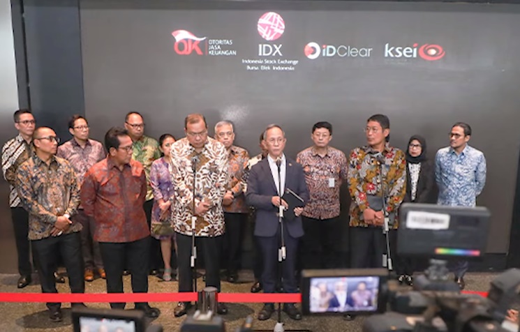 Ketua OJK Ikut Mengundurkan Diri