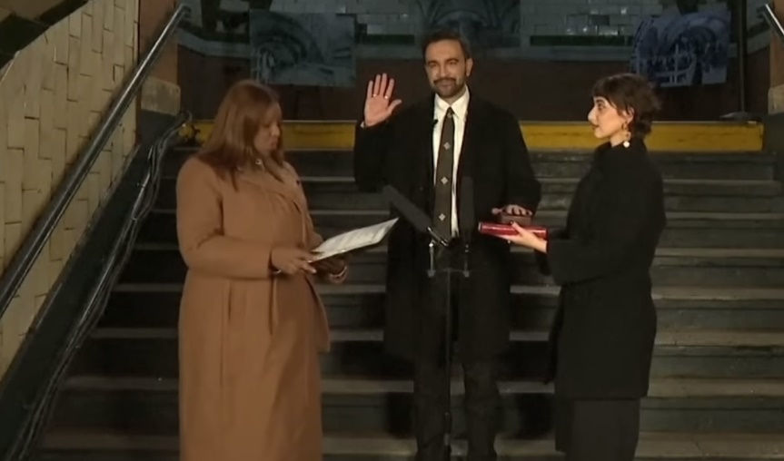 Zohran Mamdani Resmi Pimpin New York, Dilantik dengan Al-Qur'an