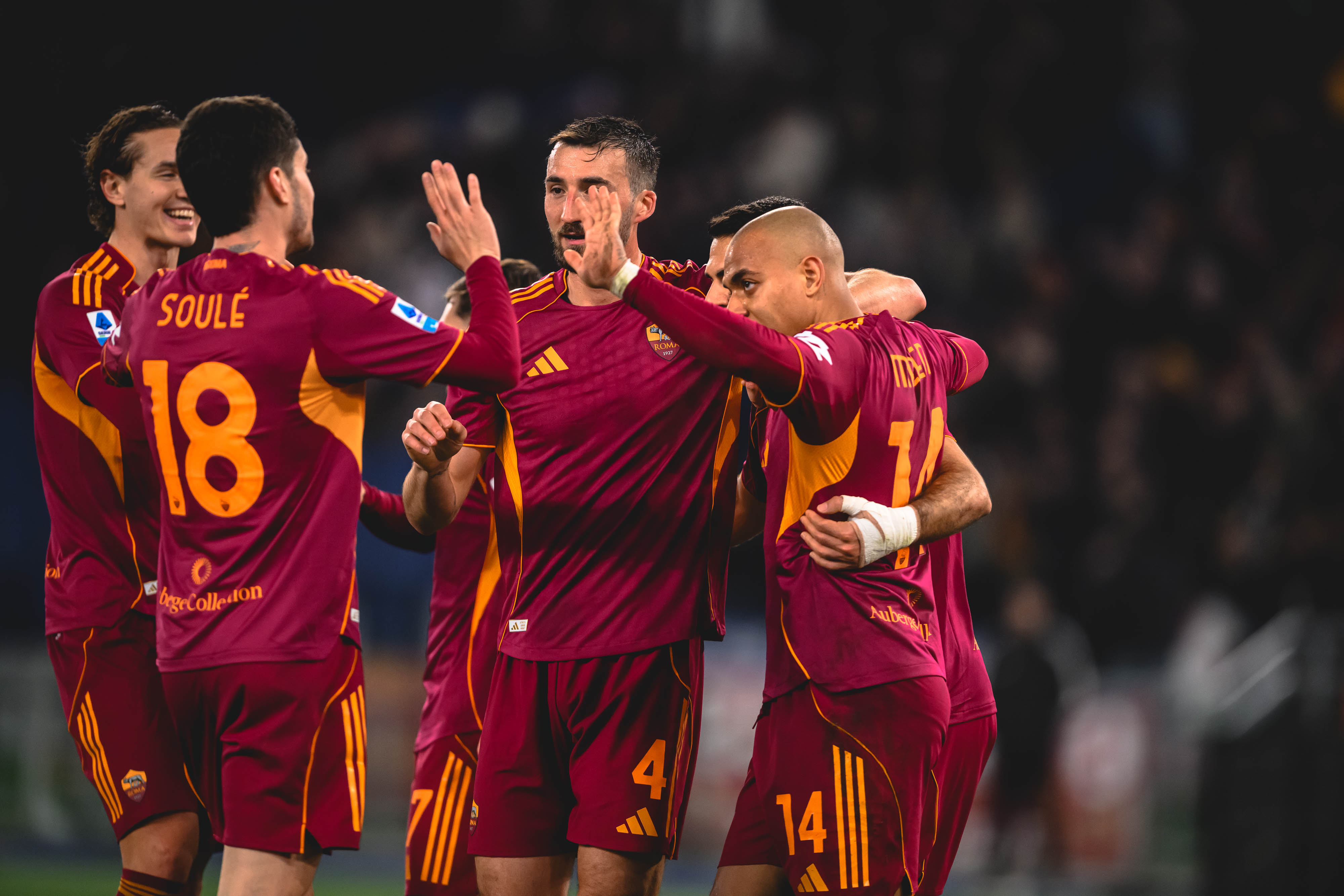 AS Roma Bungkam Cagliari 2-0