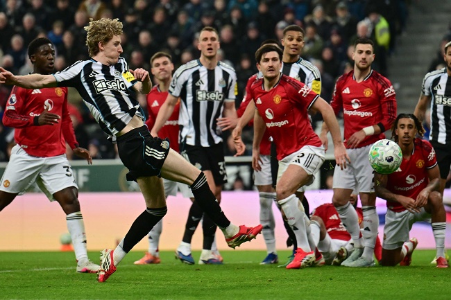 King MU Akhirnya Tumbang, Keok 2-1 di Markas Newcastle