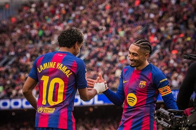 Hattrick Lamine Yamal Bawa Barcelona Hajar Villarreal