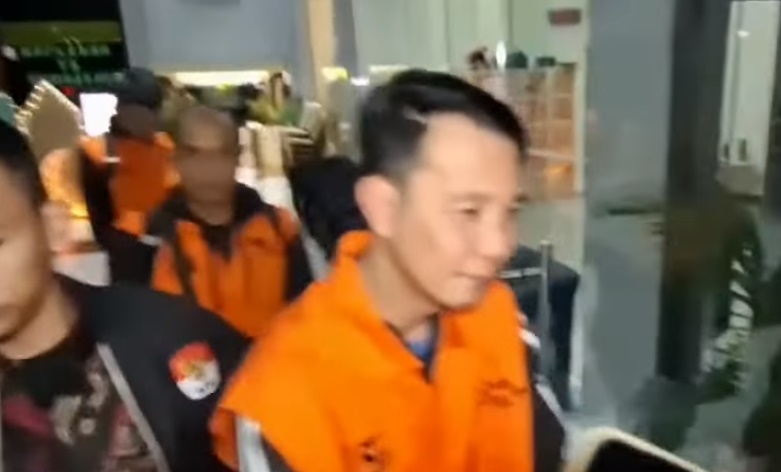 Bupati Rejang Lebong Tersangka, Wakil Bupati Lolos