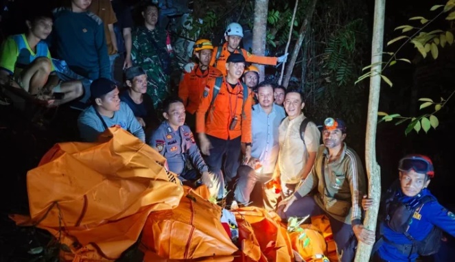 8 Korban Helikopter Ditemukan Tewas