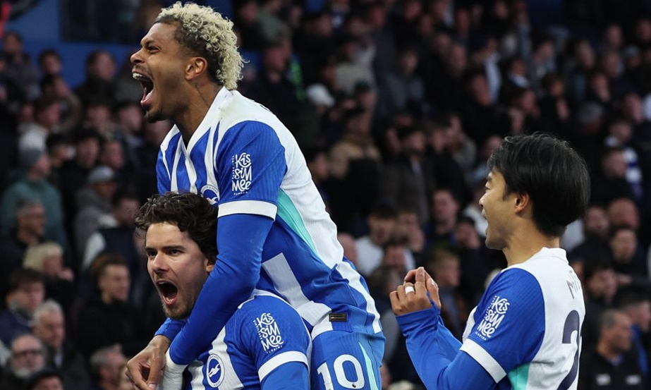 Chelsea Makin Merana, Dihajar Brighton 3-0