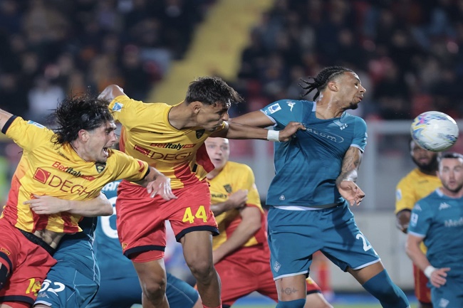 Persaingan Papan Bawah Makin Seru, Lecce Imbangi Fiorentina