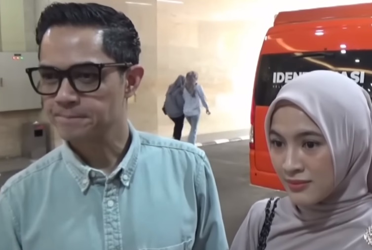 Dude Harlino dan Alyssa Soebandono 5 Jam Jalani Pemeriksaan di Bareskrim