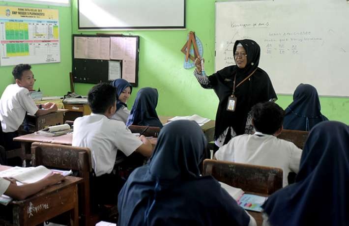 DPR Usulkan Skema Insentif bagi Guru Madrasah Swasta Non-ASN