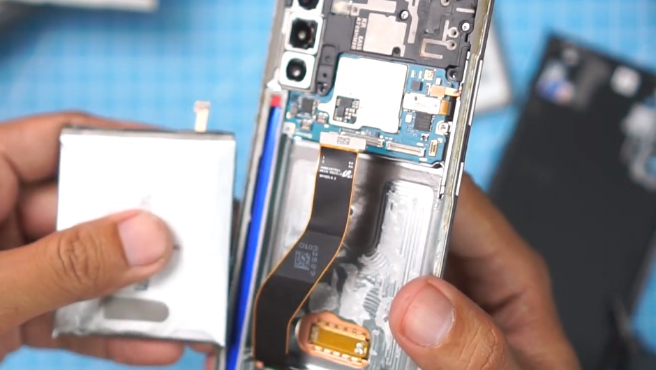 HP di Eropa Wajib Pakai Baterai yang Mudah Dilepas-pasang 