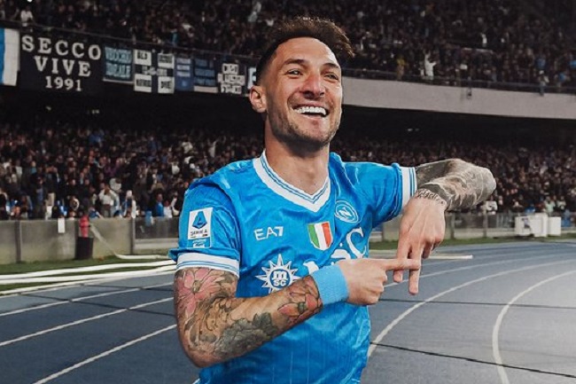 Serie A Italia: Napoli Jegal AC Milan