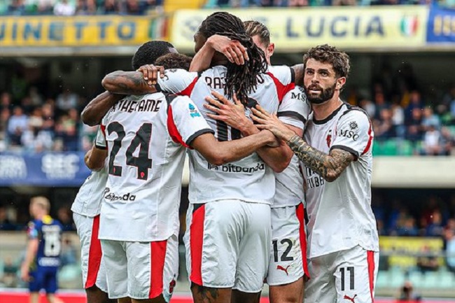 Gol Adrien Rabiot Bawa AC Milan ke Urutan Kedua