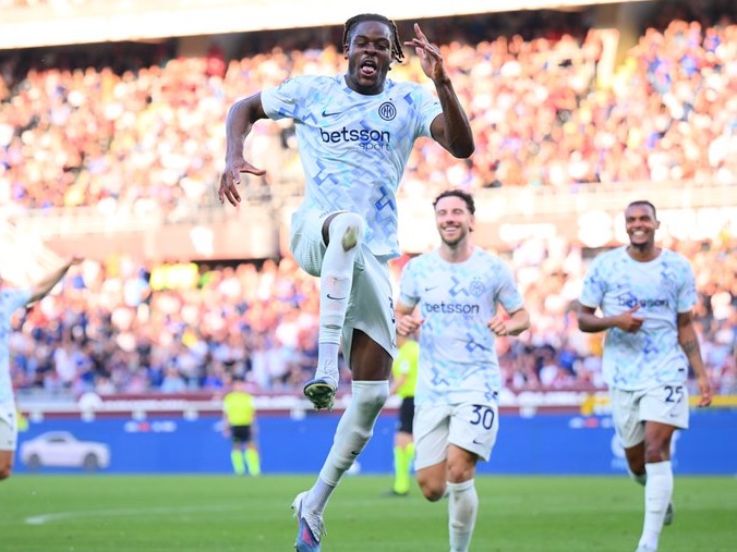 Pesta Juara Inter Tertunda
