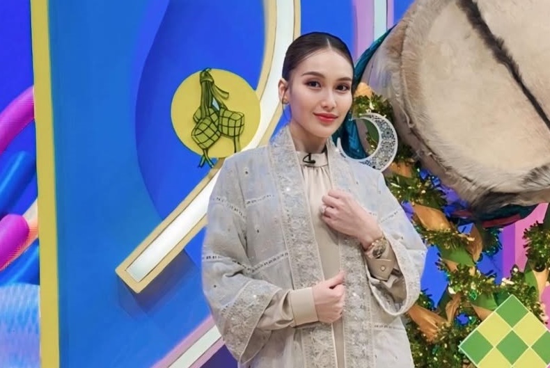 Ayu Ting Ting Kurban 3 Ekor Sapi