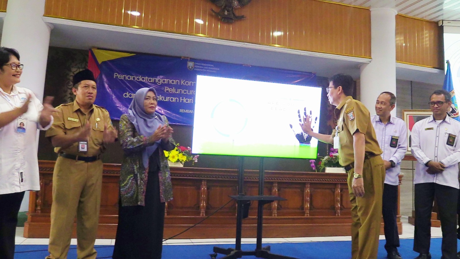 Luncurkan Educare, Jawab Keluhan Layanan Pendidikan