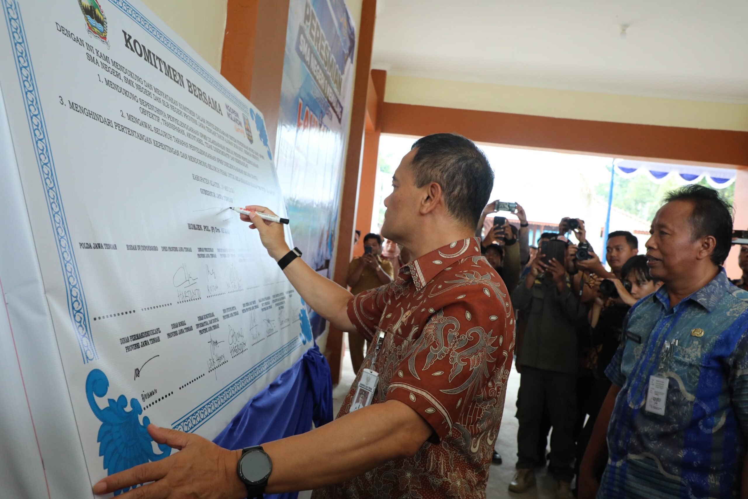 SPMB di Jateng Resmi Dibuka, Gubernur Tegaskan Awasi Upaya Titip Menitip
