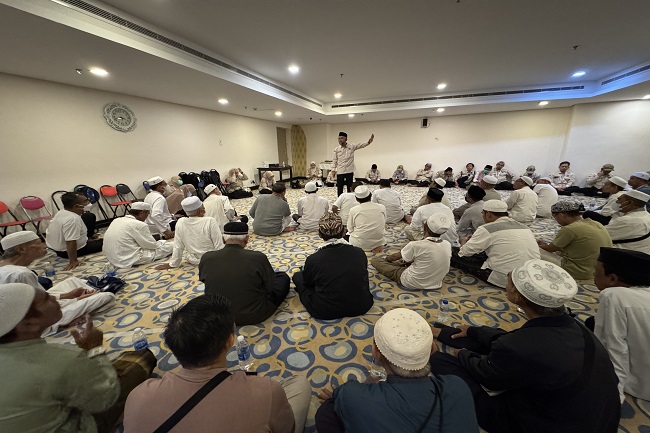 Jemaah Diminta Hemat Energi demi Kelancaran Wukuf
