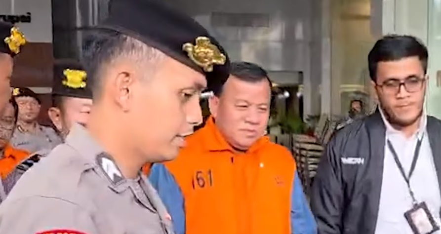 Sempat Kabur, KPK Tahan Bupati Kuansing