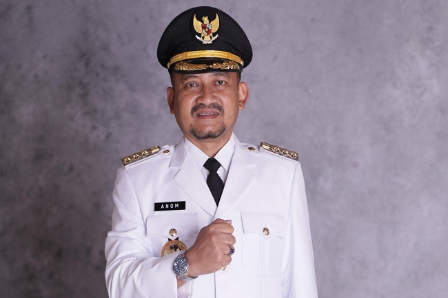 KPK Tangkap Bupati Pemalang Anom Widiyantoro