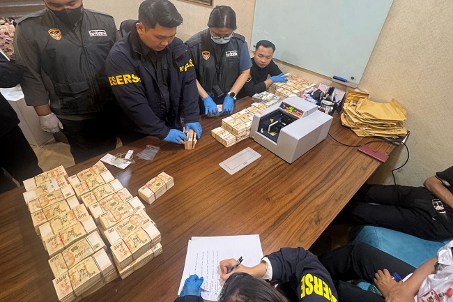 Kortas Tipidkor Polri Temukan Uang 1 Brankas saat Geledah Kafe di Jaksel