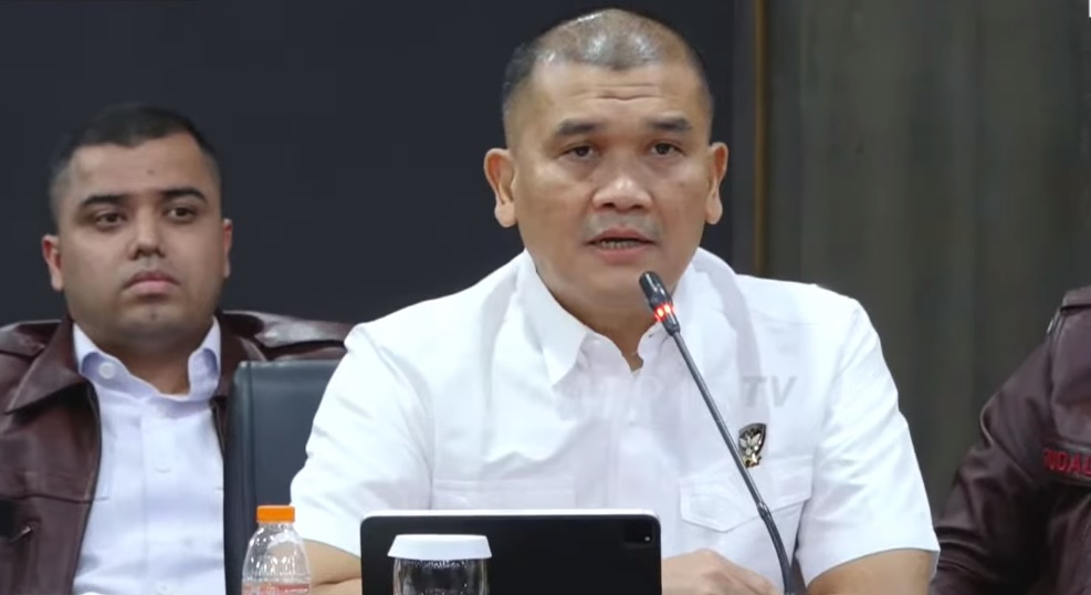 Eks Jampidsus Febrie Adriansyah Resmi Jadi Tersangka