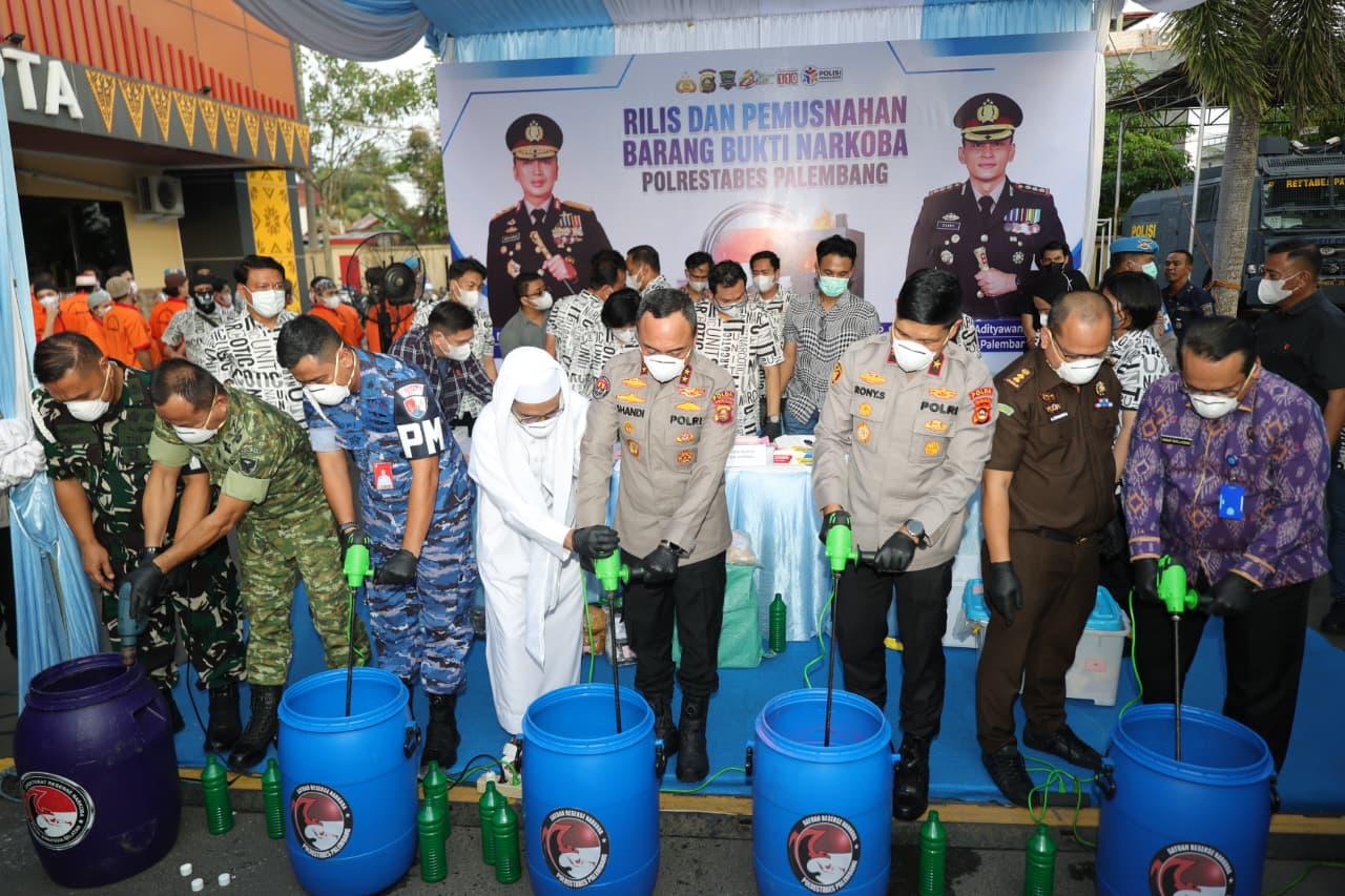 Polda Sumsel Musnahkan 19,4 Kg Sabu