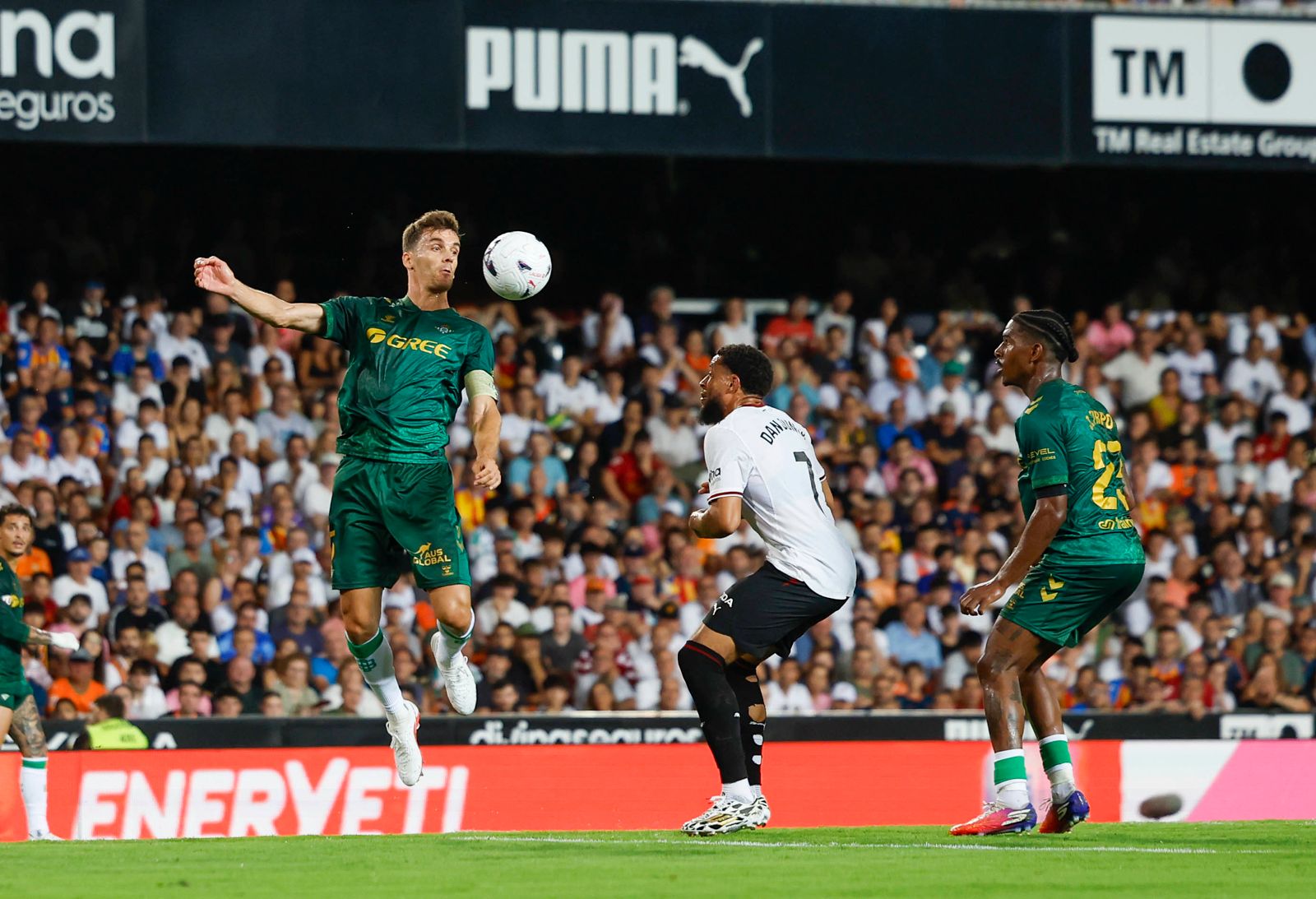 Real Betis Curi 3 Angka di Markas Valencia