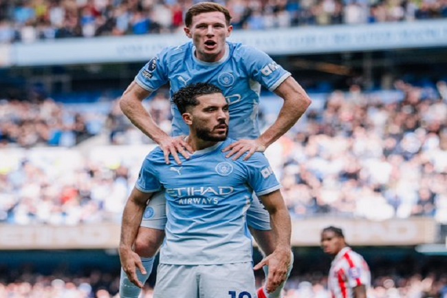 Manchester City Masih Kokoh di Puncak