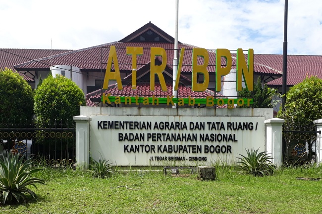KPK Amankan 20 Koper Uang Ratusan Miliar
